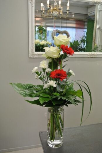 KORKEAKIMPPU_PUNAVALKOINEN Kimppu Onnitteleva